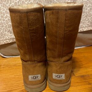 tan Ugg boots